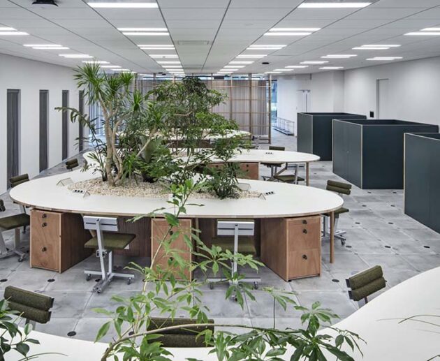 Rethinking the Office Space: HAKUHODO Gravity Office by DDAA