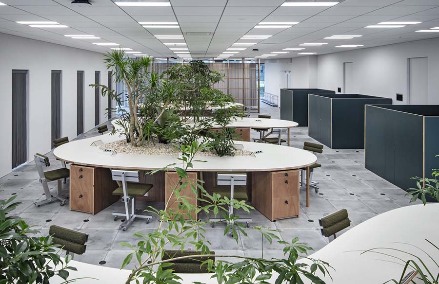 Rethinking the Office Space: HAKUHODO Gravity Office by DDAA